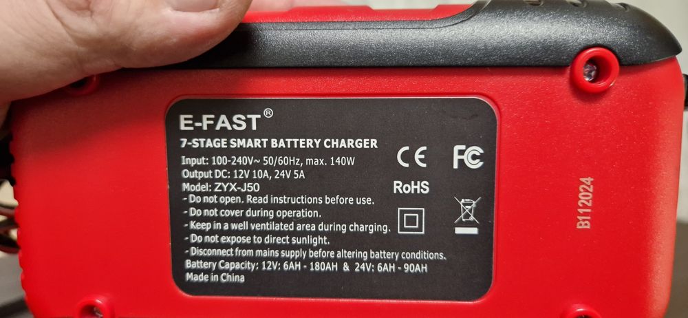 Автоматическое импульсное зарядное устройство новое на авто,мото и др