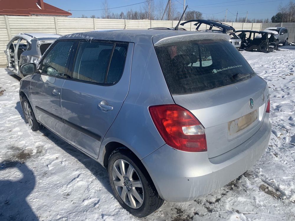 Задня ляди кришка багажника Skoda Fabia mk-2 хетч la7w рест замок підс