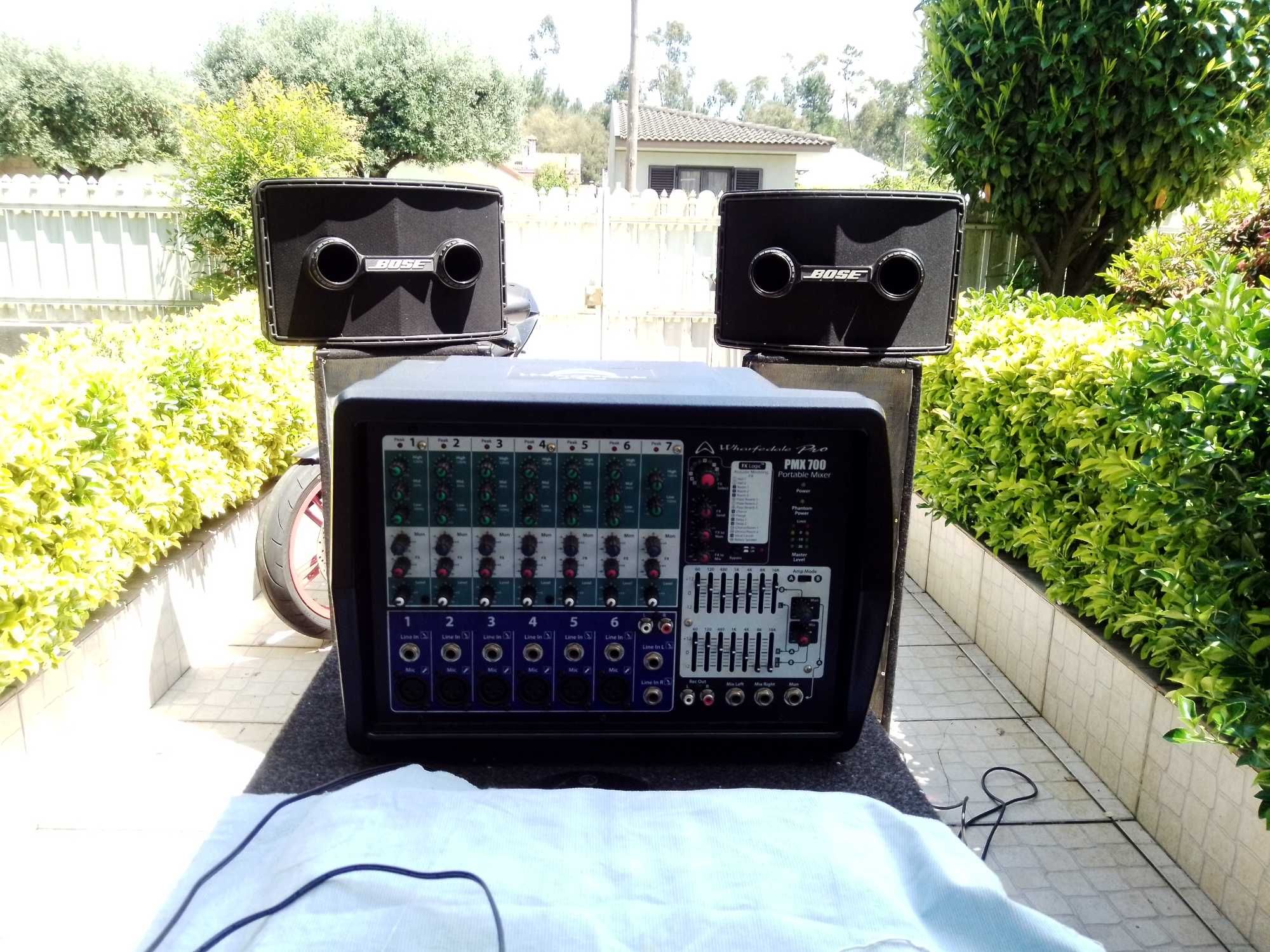 PA completo 2 colunas Bose + mesa amplificada Whorfedale