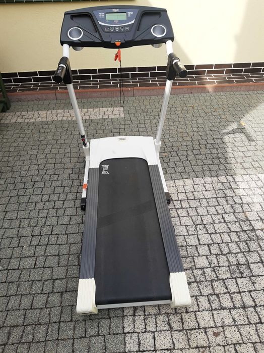 Bieżnia elektryczna Everlast Elite EV7000 uszkodzona