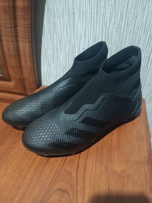 Adidas Predator бутси в чудовому стані розмір 42-42.5