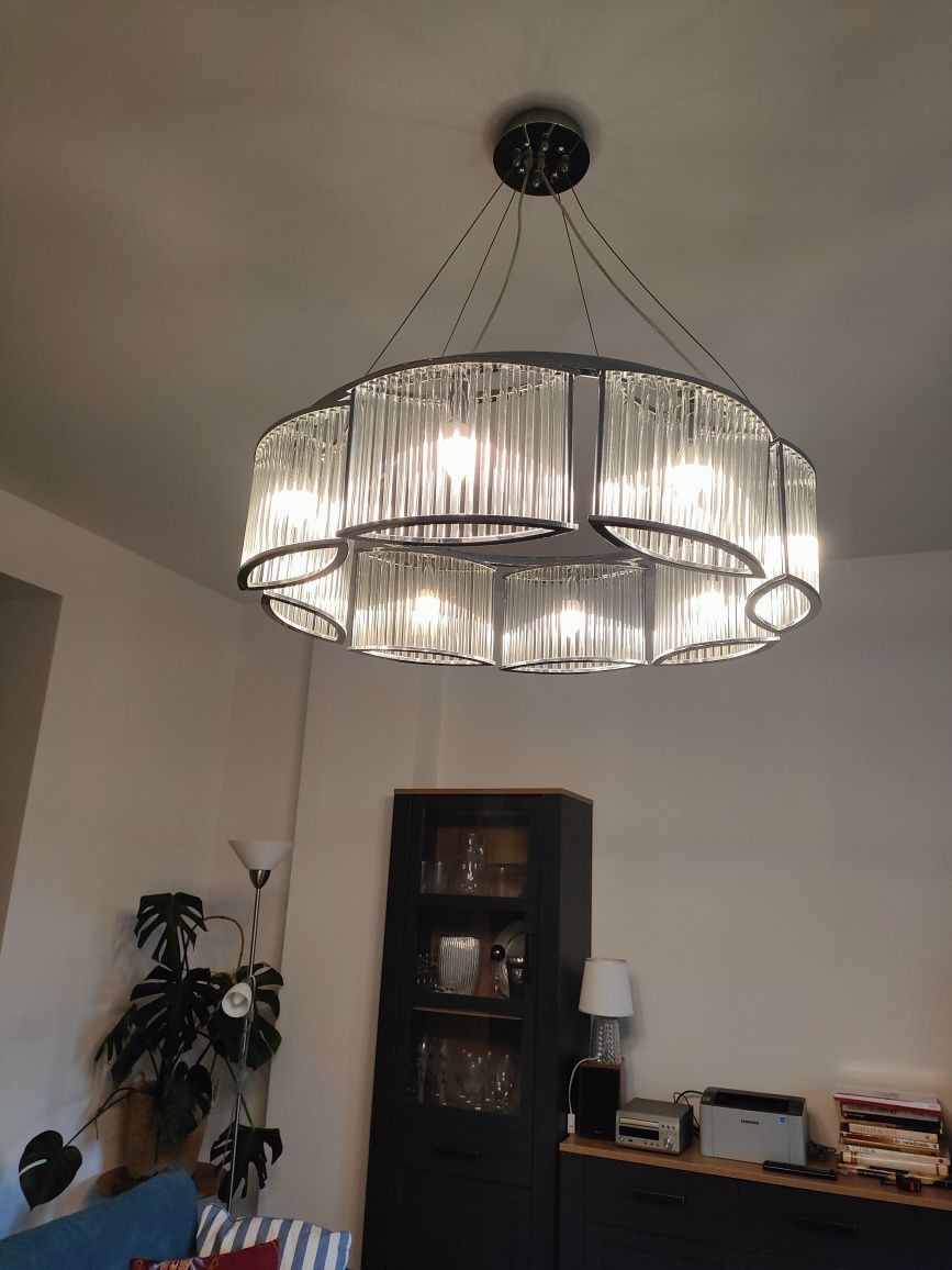 Lampa - duży szklany  żyrandol w stylu Eichholtz