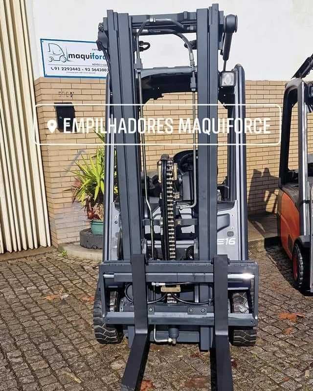 Empilhador Linde eletrico- Mastro triplo 4.620mm