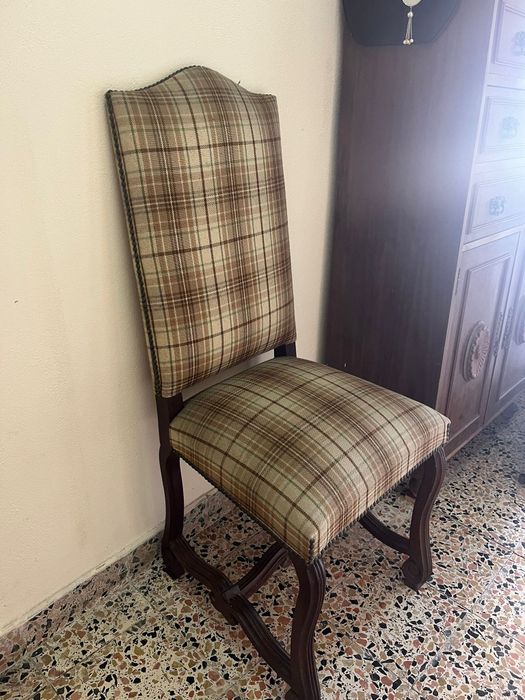 Cadeiras antigas de palhinha e outras