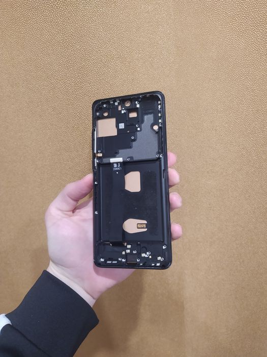 Дисплей samsung galaxy s20 ultra всё работает, без царапин