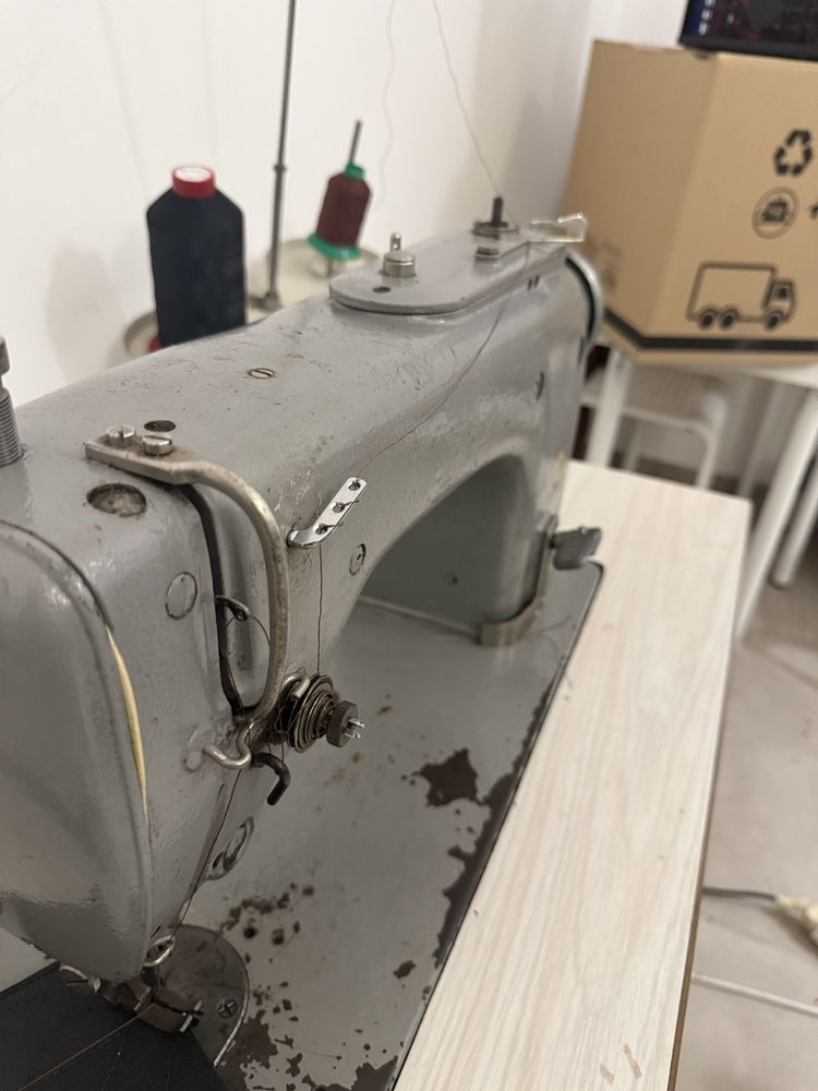 Maquina industrial de costura reta