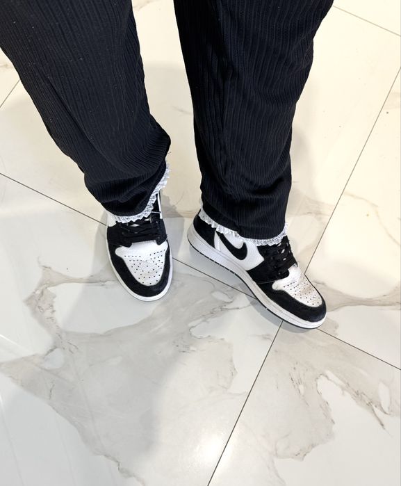 Кросівки Nike Air Jordan 1 Retro High OG Twist жіночі чорно-білі
