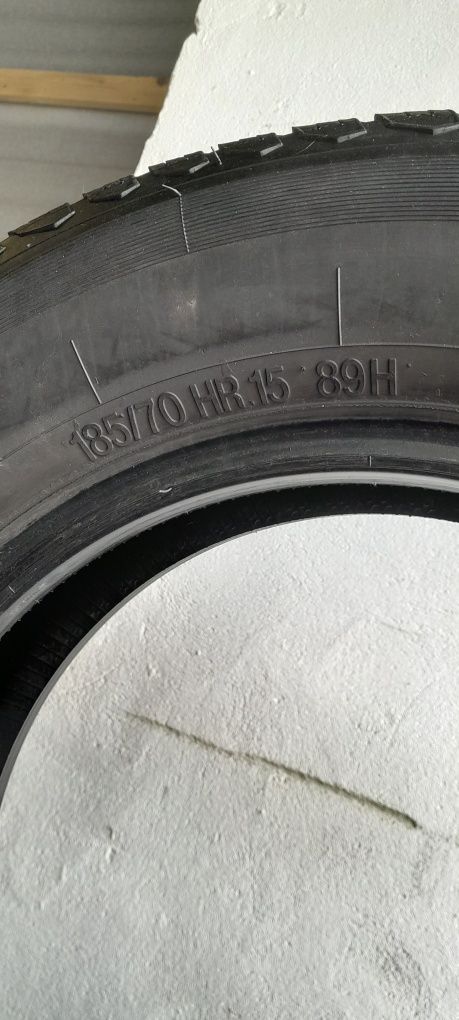 Шини VREDESTEIN 185/70R15 (0313)