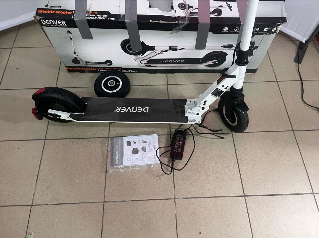 Hulajnoga elektryczna Denver Electronics SEL-80130 WHITE 300 W