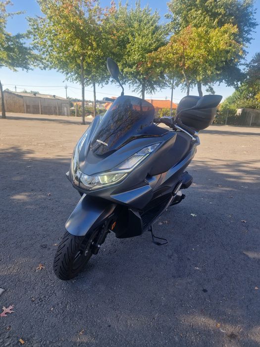 Honda PCX (com pouco uso)