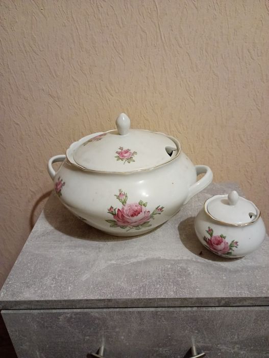 Продам новую супницу с сахарницей