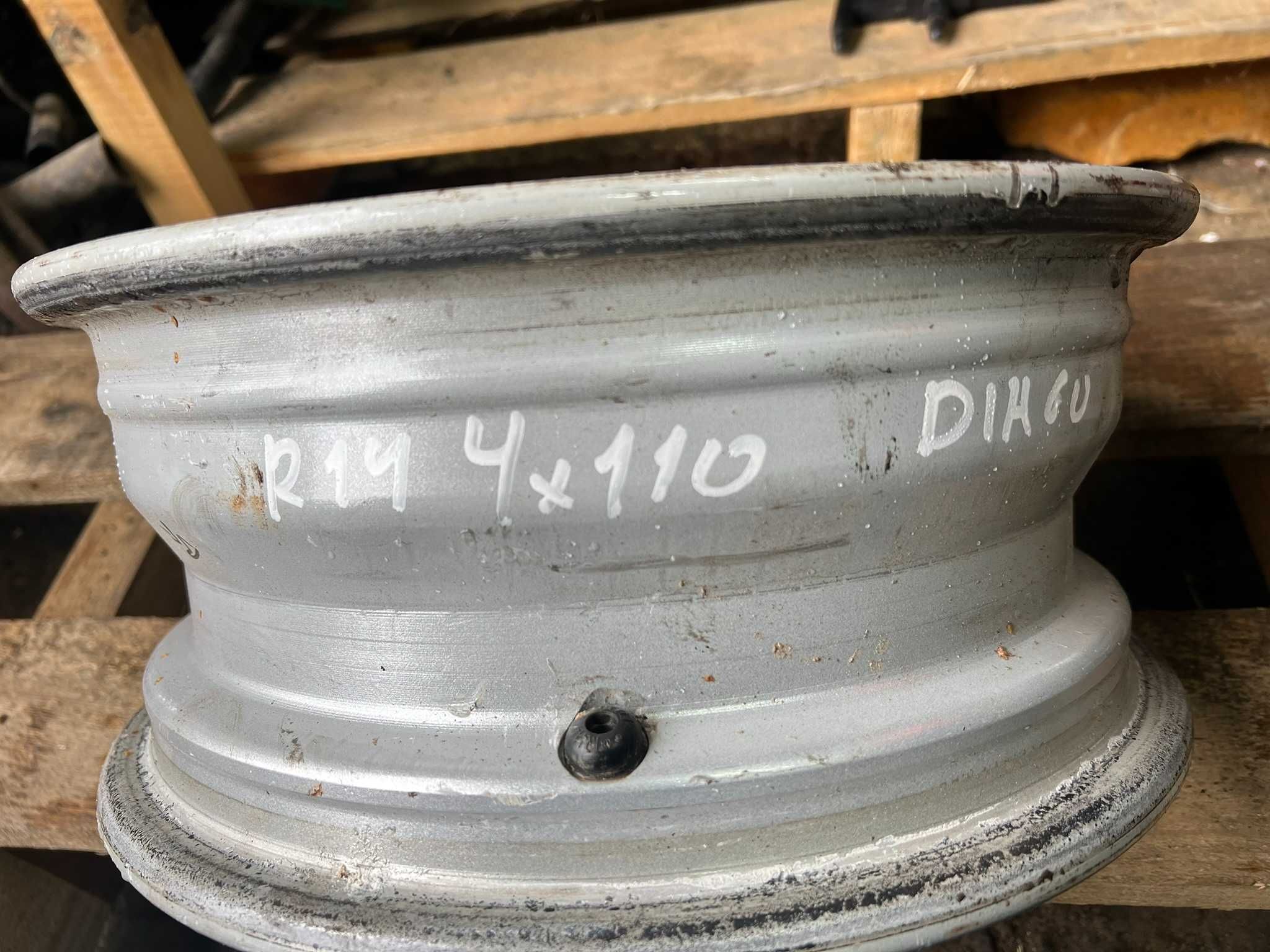 Диск Peugeot R14 4x100 4x110 продаж по 1 шт титан запаска