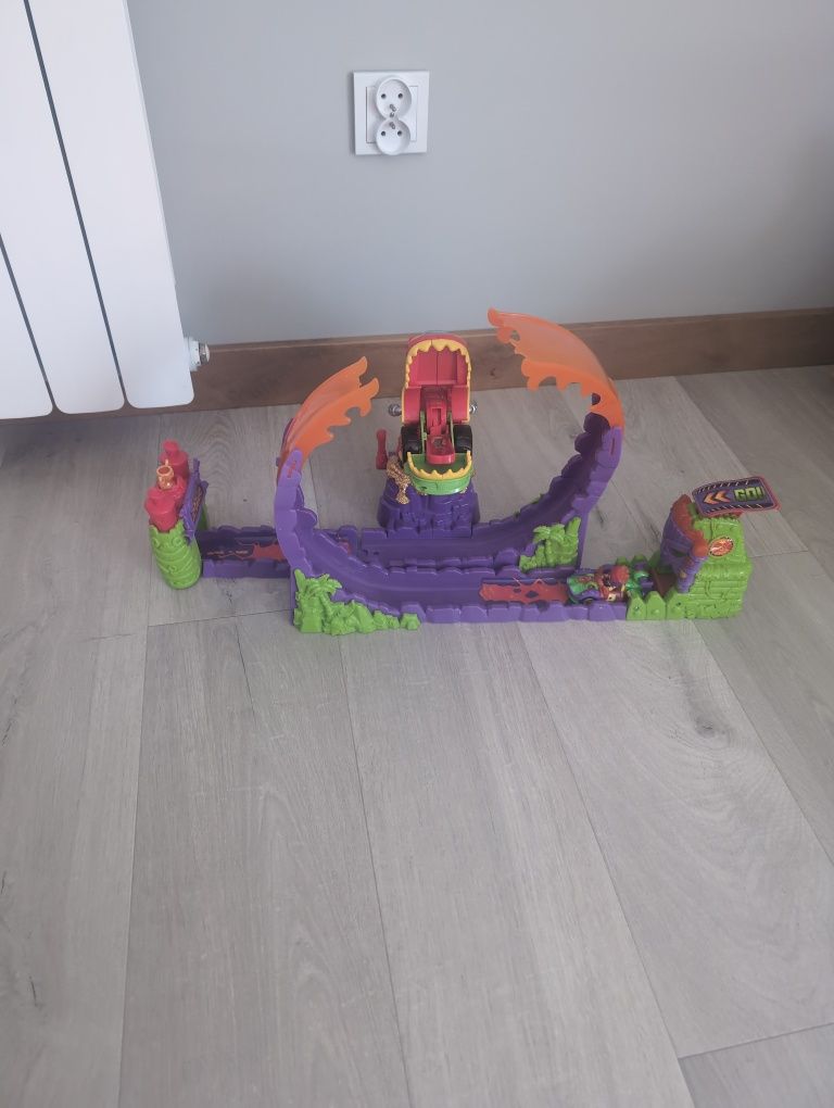 T- Racers Dragon Loop wyrzutnia z pojazdem