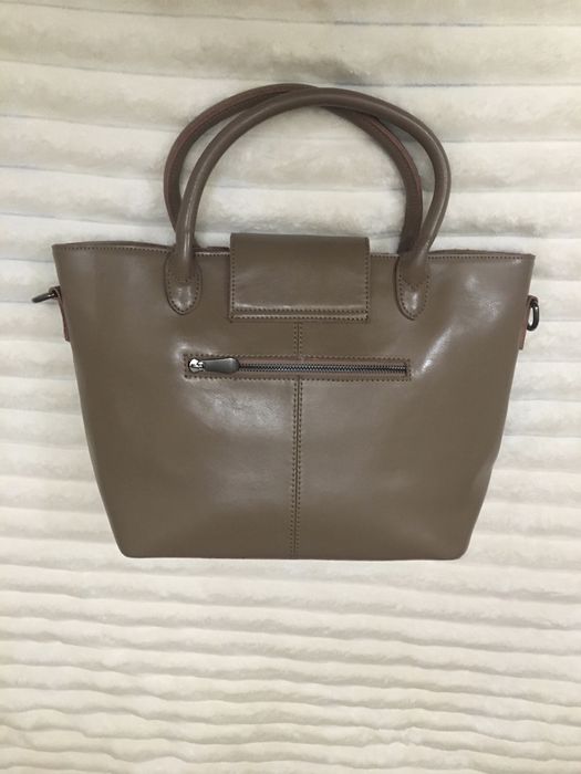 Елегантна жіноча шкіряна сумка