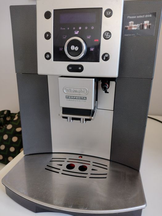 Automatyczny ekspres do kawy DeLonghi Perfecta Cappuccino Esam 5500