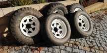 Vendo jantes c/ pneus de 15'' e guarda lamas Toyota Land Cruiser BJ40