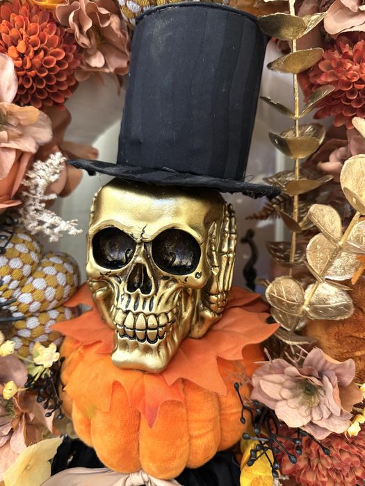 Wianek Halloween czaszka zlota i cylinder