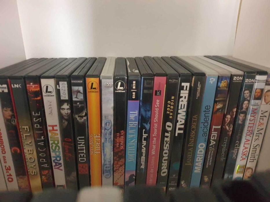 Conjunto de 50 DVDs