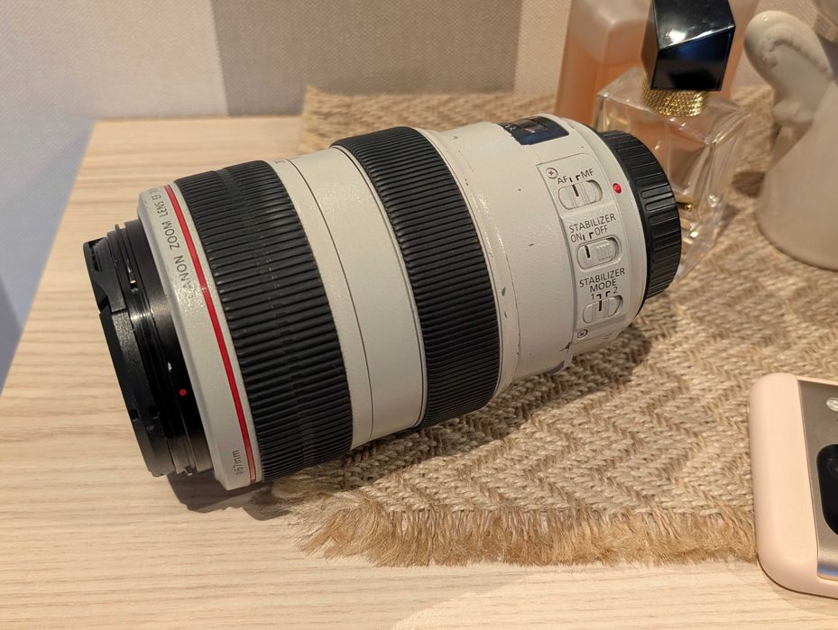 Об'єктив Canon ef 70-300mm  4-5,6 L IS USM