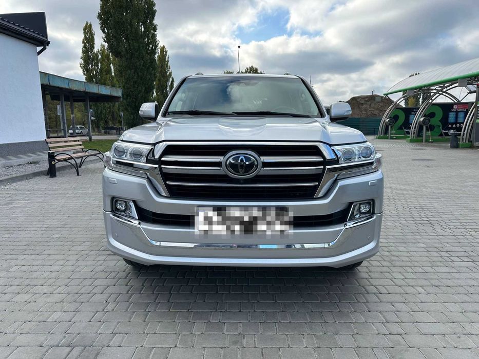 Toyota LC200 від першого власника