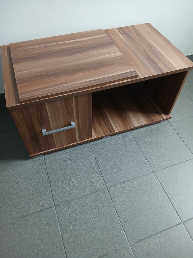 Stolik pod telewizor