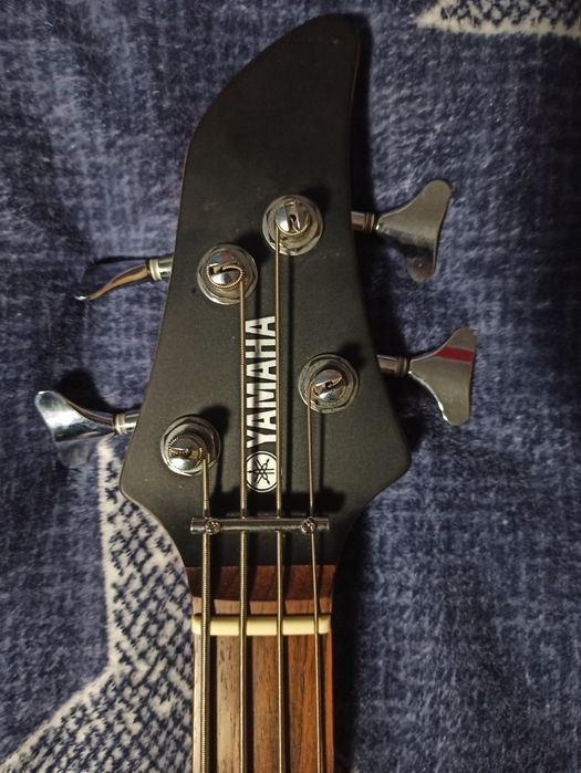 Yamaha RBX270J бас гітара+чохол