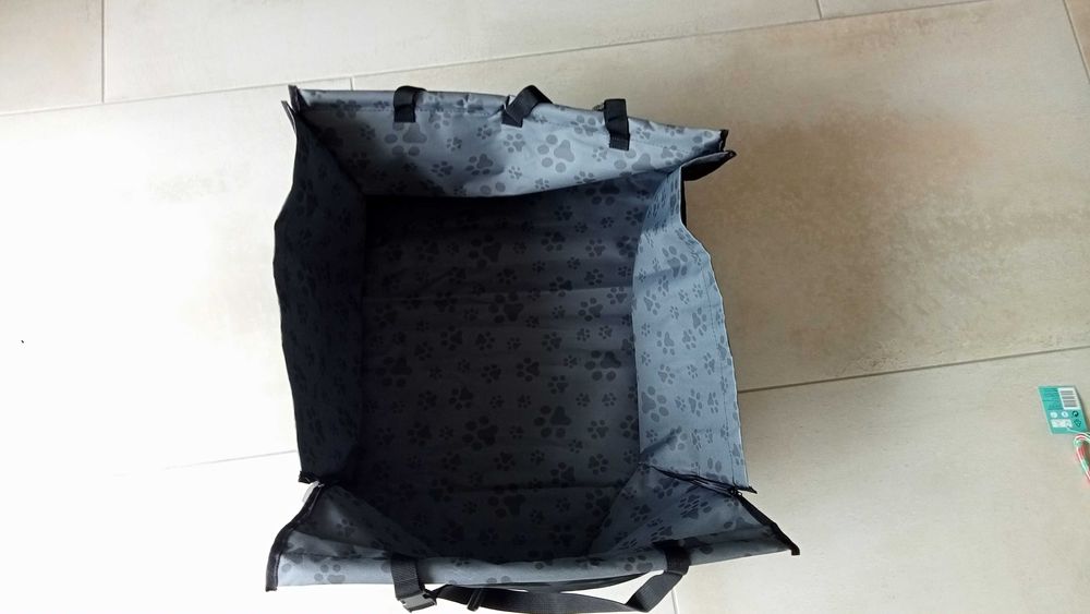 Transporter/mata dla zwierząt rozkładany 122cm x 124cm