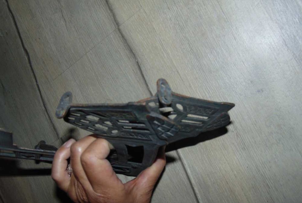Secesyjne mosiężne ramiona lampa naftowa wys.32,5 cm.całość