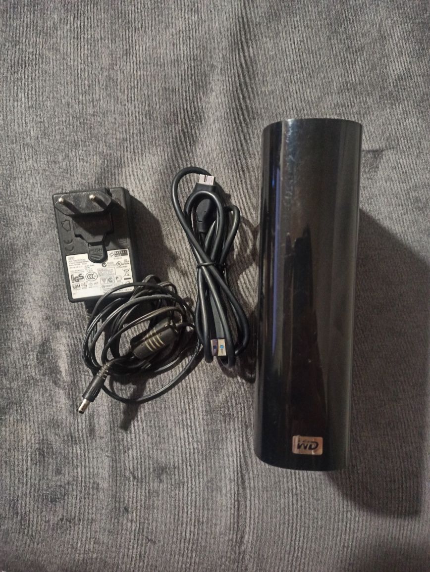 Жесткий диск Western Digital Elements Desktop 2TB