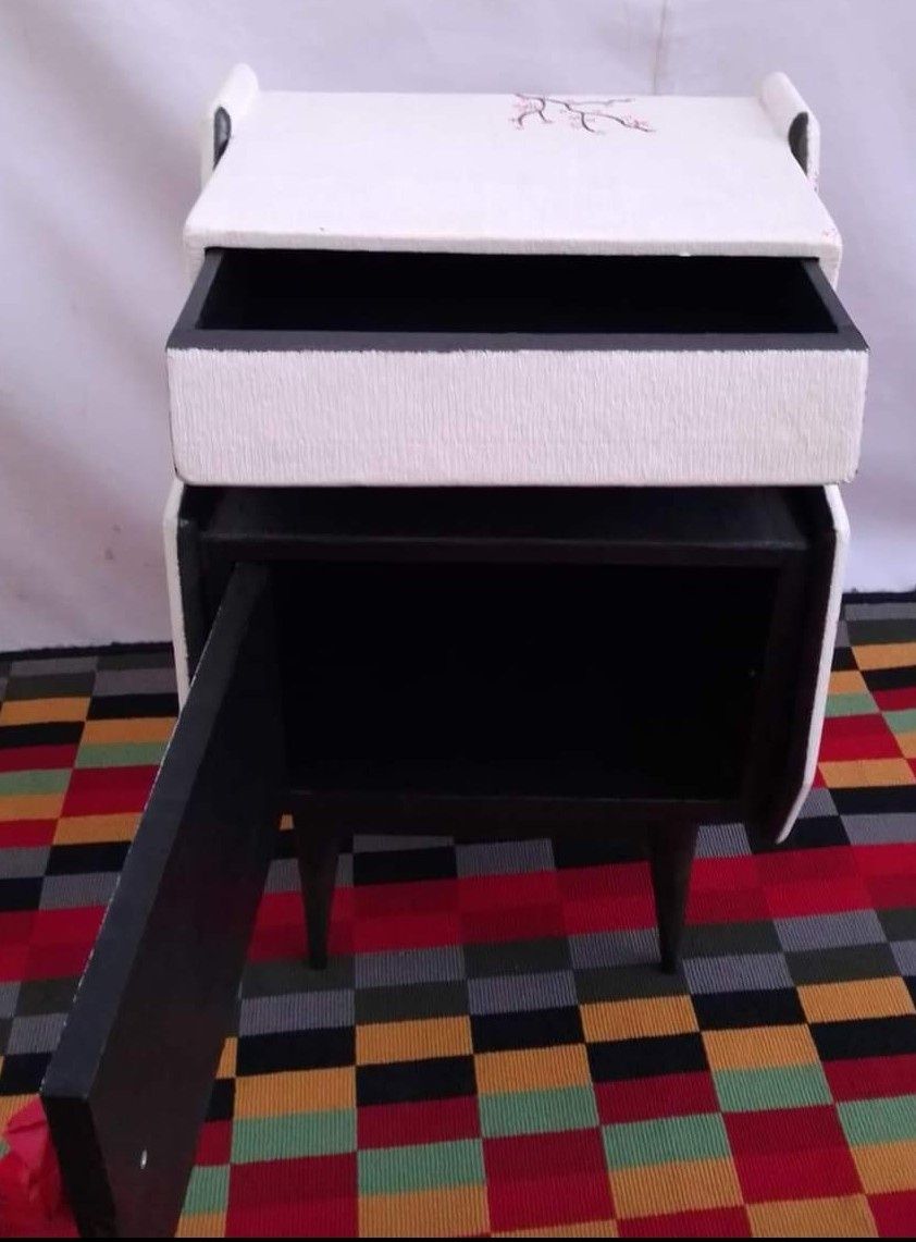 Móvel Apoio / Mesa Cabeceira