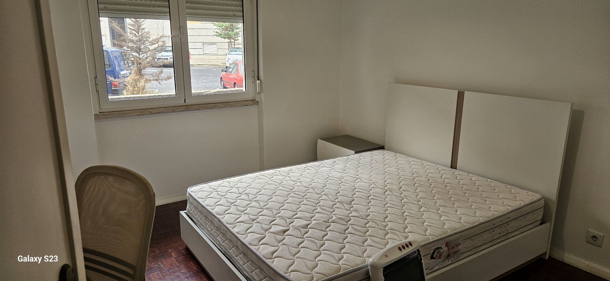 Quarto Individual disponivel. Calcada de carriche Lisboa