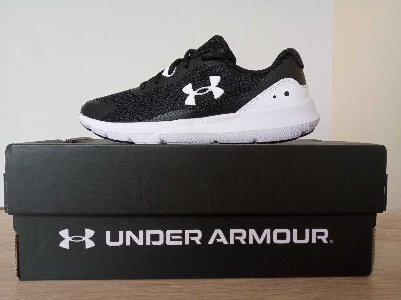 Оригінал Under Armour Surge 3 3024989-001 кросівки кроссовки