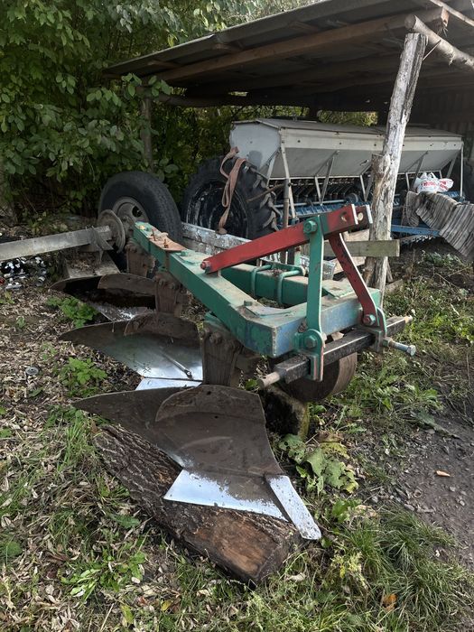 Продам плуг Плн3-35 велес агро