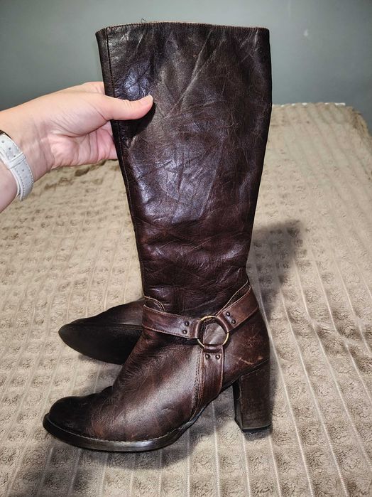 ocieplane buty na średnim obcasie Lasocki 39r