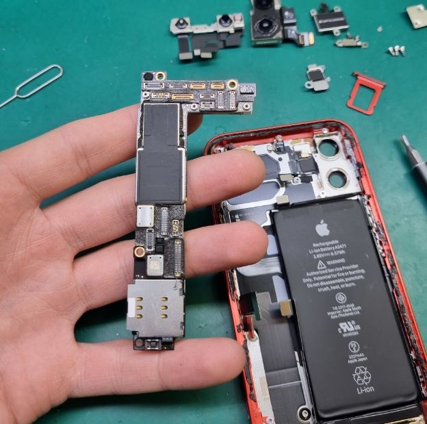 Ремонт телефонів,ноутбуків,компюторів,і т.д