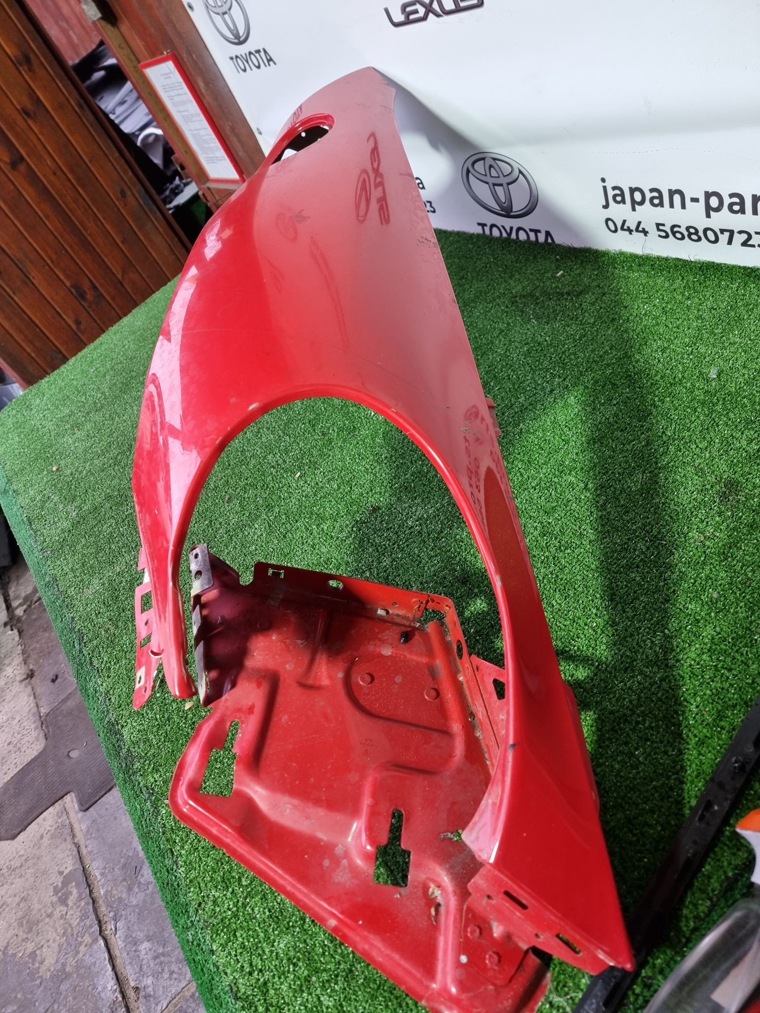 Porsche 911 крило переднє праве