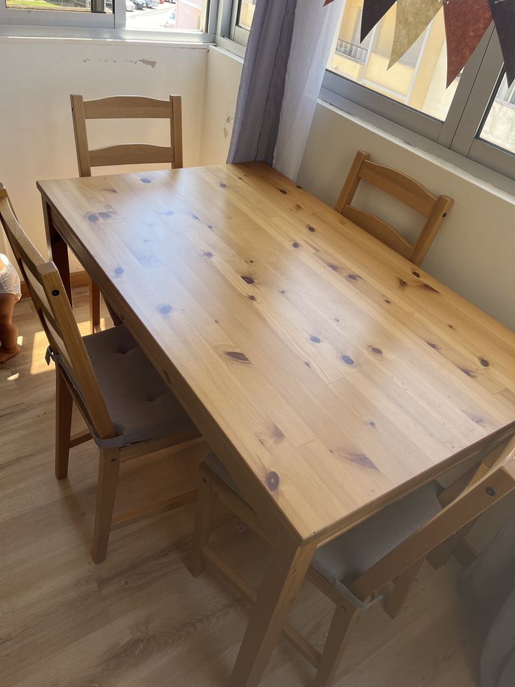 Conjunto mesa e cadeiras Ikea Hagernas