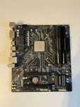 ZESTAW Płyta Główna Gigabyte B450M DS3H Ryzen 3 3100 XPG GAMMIX D10