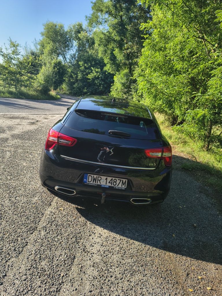 Auto osobowe DS 5