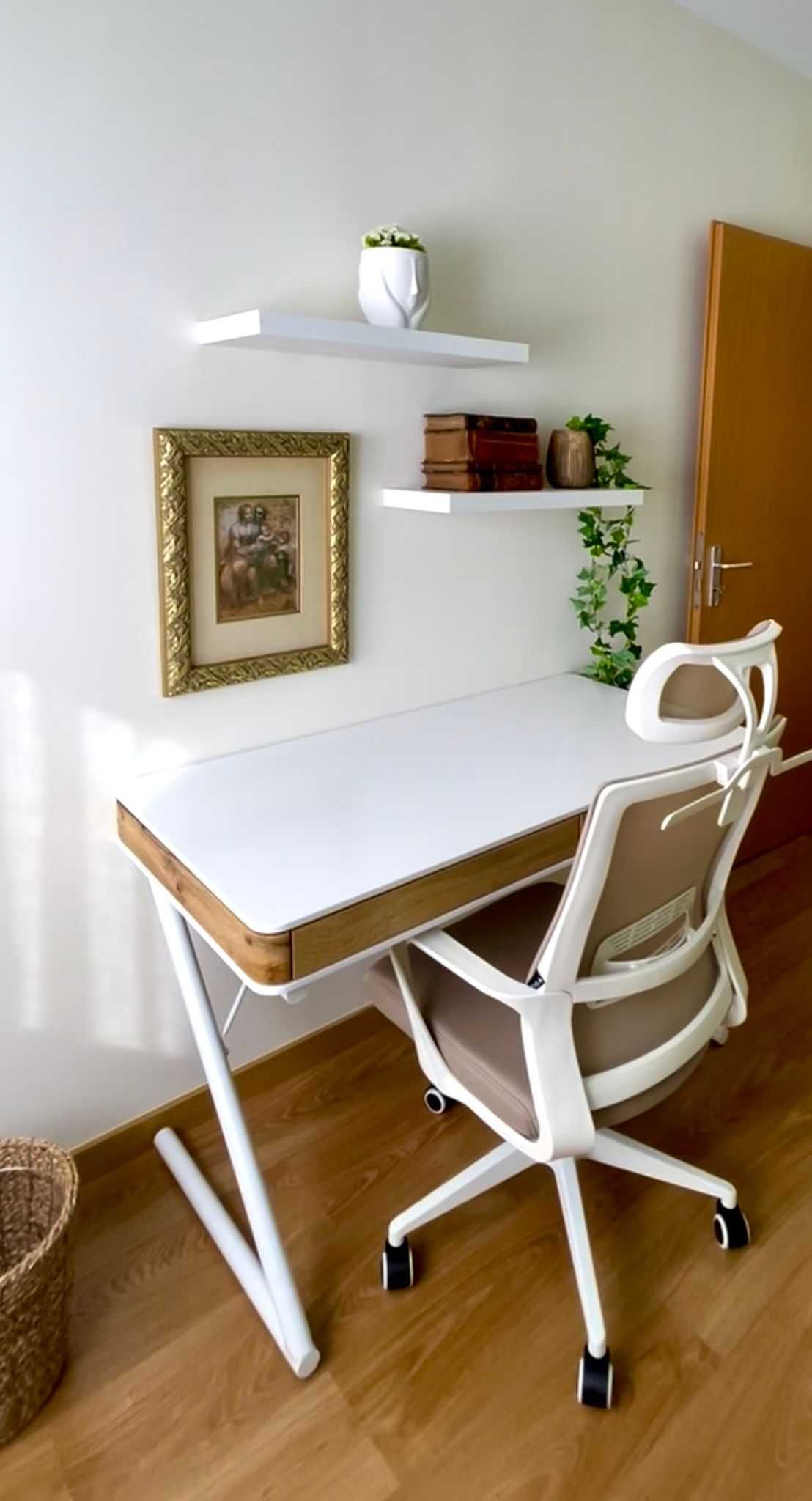 Secretária Moderna com Toque Elegante