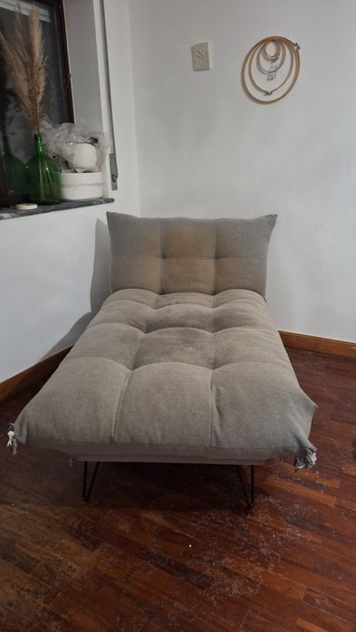 chaise longue cinza para recuperar