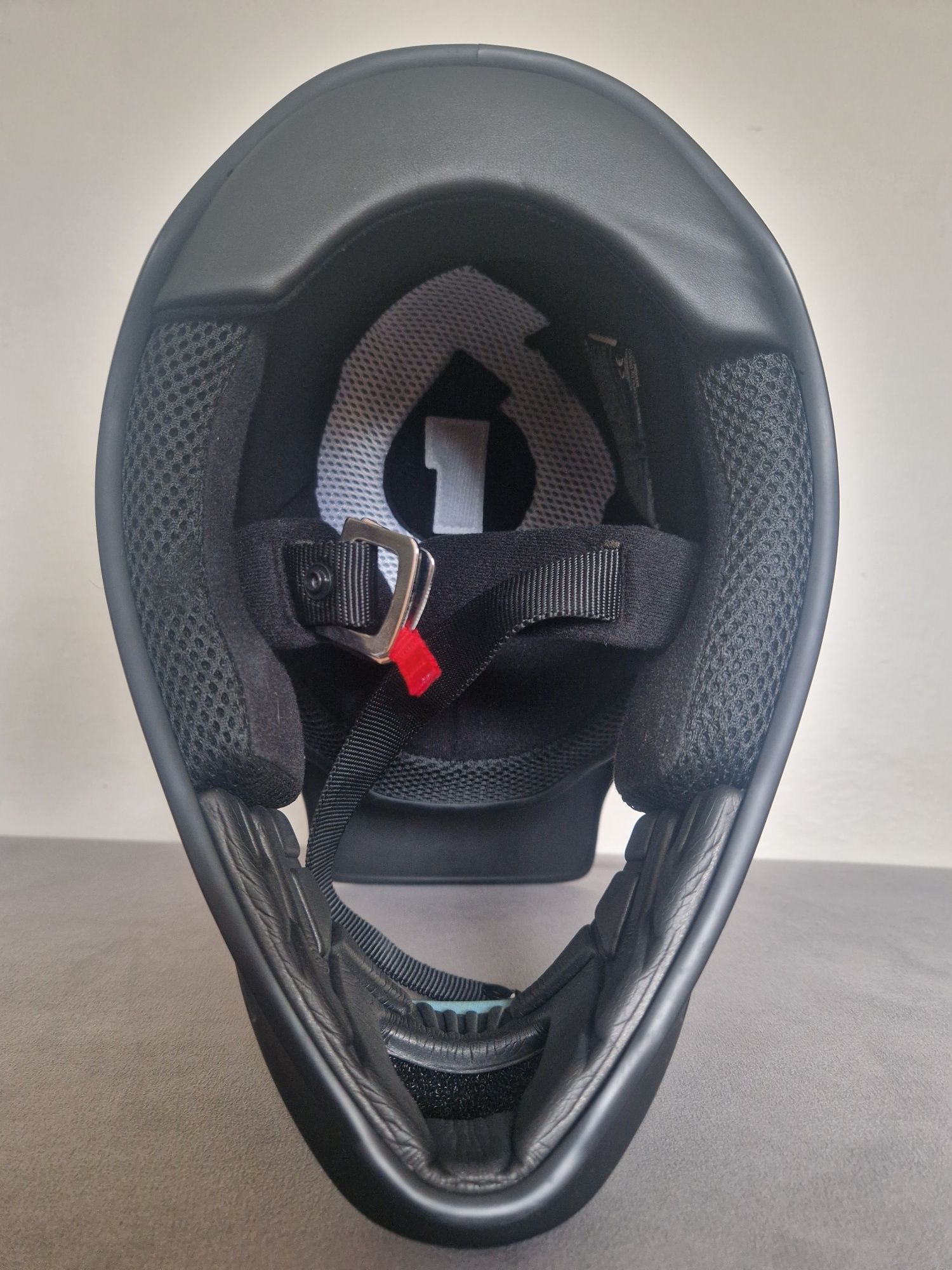 Kask six six one rozmiar M