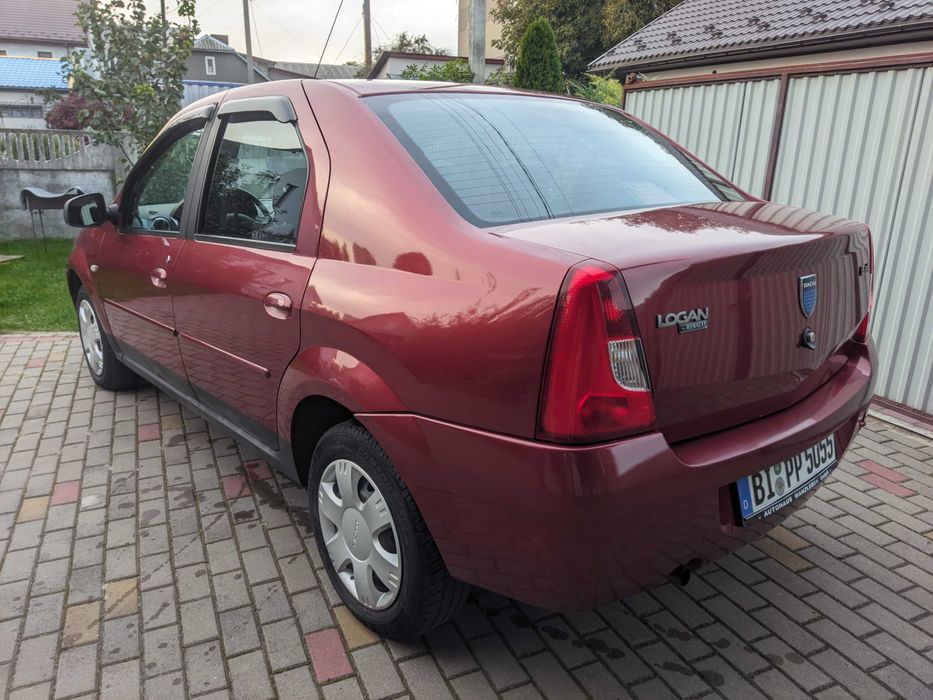 Dacia Logan 2007 рік 1.6 Бензин 77 кВт Седан