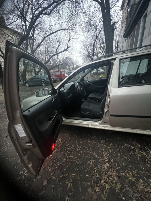 Продам машину шкода октавиа тур