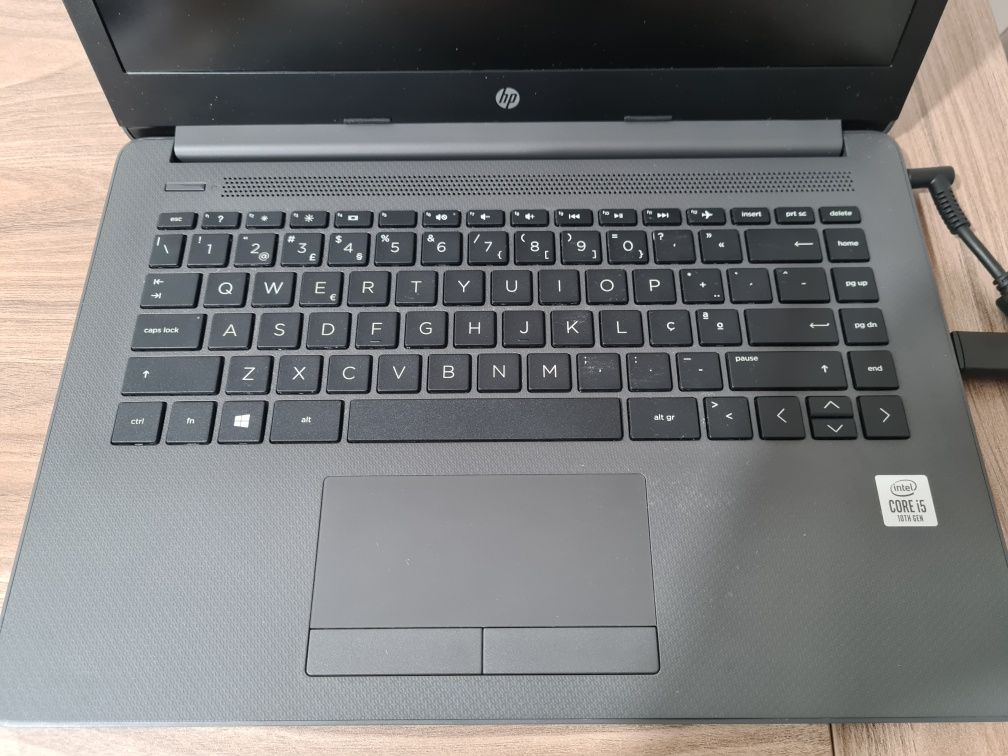 Portátil HP 240 G7 - i5-1035 / 8GB / 250GB ssd