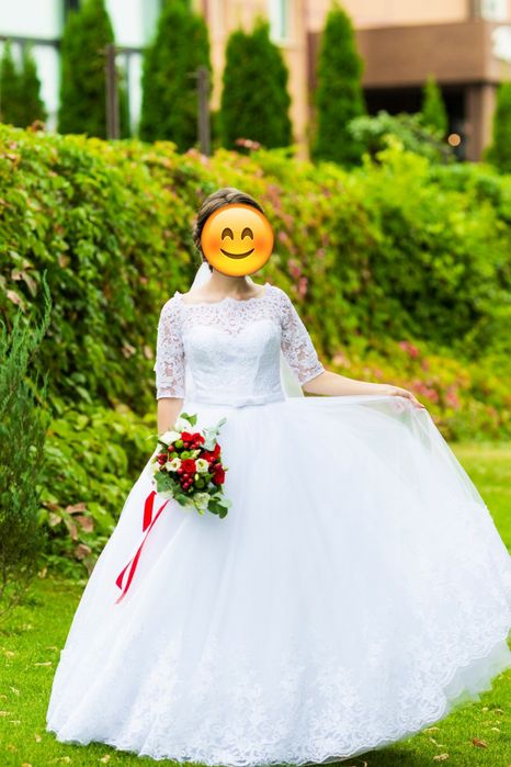 Свадебное платье очень красивое