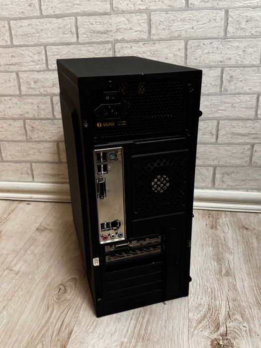 Komputer stacjonarny i5-7400, GTX 1050Ti 4GB, 16 GB RAM