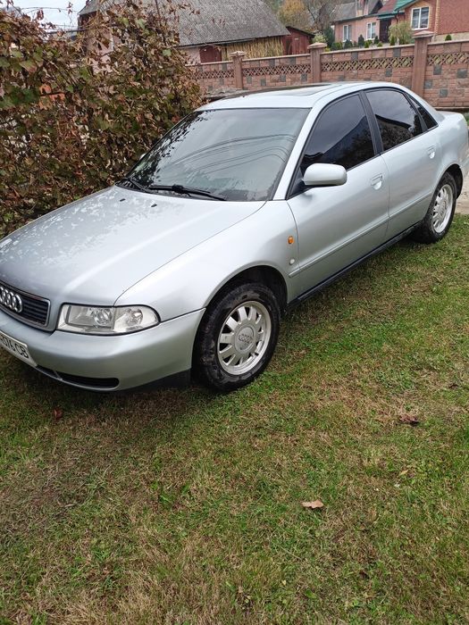 Продам Ауді  А4 2000р.
