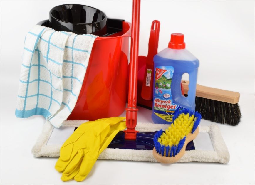 Sprzątanie domu/  opiekunka