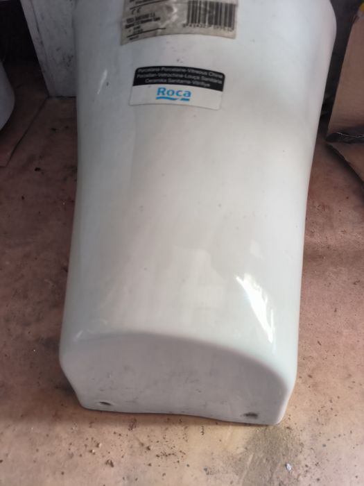 Pisuar Roca Nexo z pokrywą wolnoopad Nowy